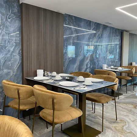 فندق Serena غرادو